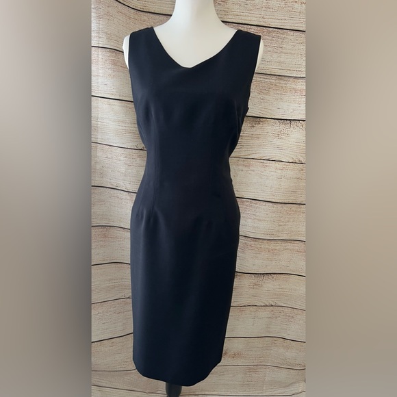 Kasper essential black sheath dress, v neck size 8 sleeveless - Picture 1 of 7